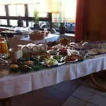 Отель Restaurant Zum Felsenkeller 3*