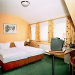 Restaurant Zum Felsenkeller 3*