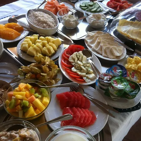 Restaurant Zum Felsenkeller Otel 3*