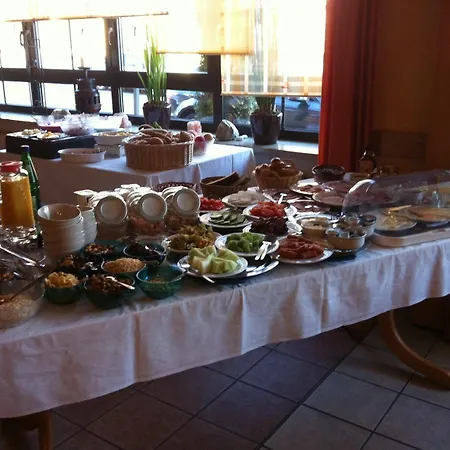 Otel Restaurant Zum Felsenkeller 3*